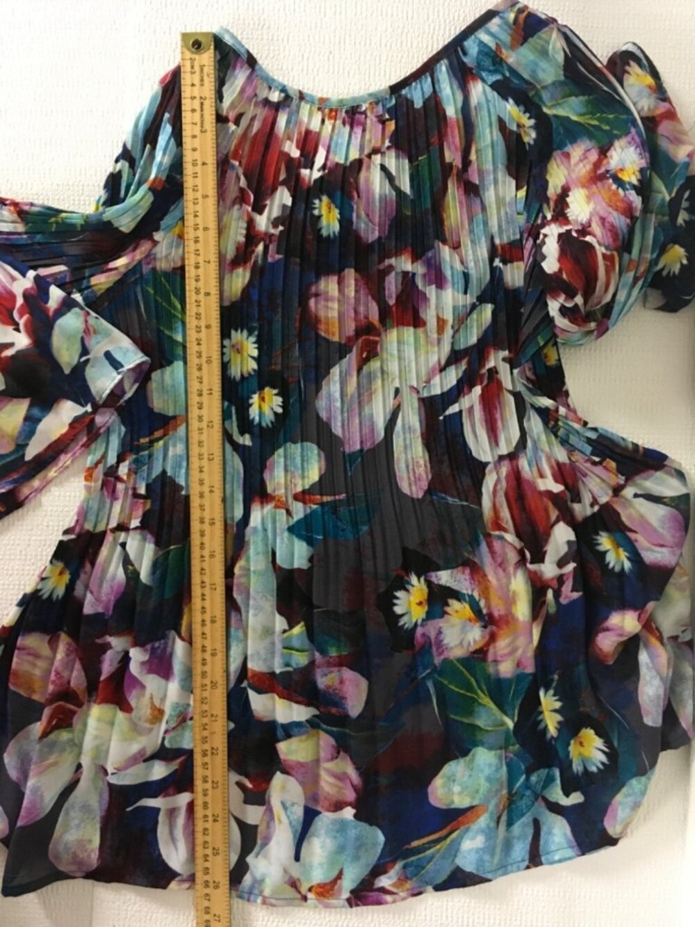 Spence Top Size L Black w Blue Pink Yellow Red Flowers Scoop Neck Cold Shoulders - Picture 10 of 13
